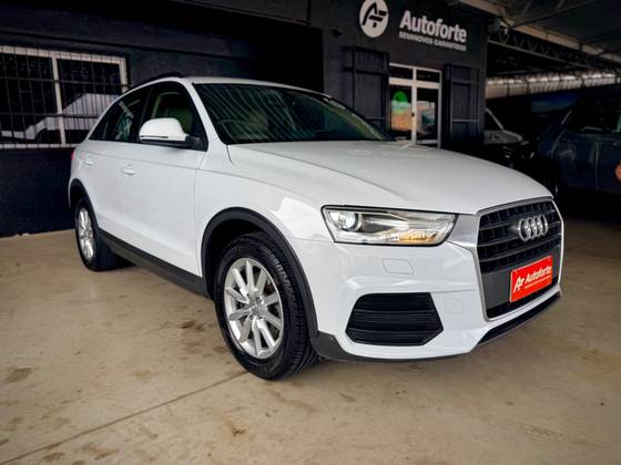 AUDI Q3 1.4 TFSI AMBIENTE FLEX 4P S TRONIC